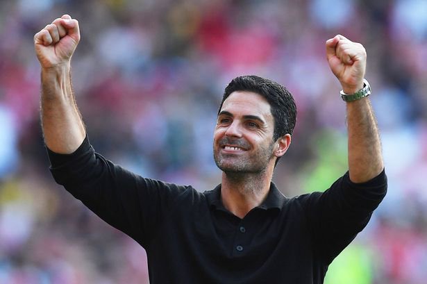 Mikel Arteta celebrates after Arsenal win 3-1 against Manchester United at the Emirates Stadium.