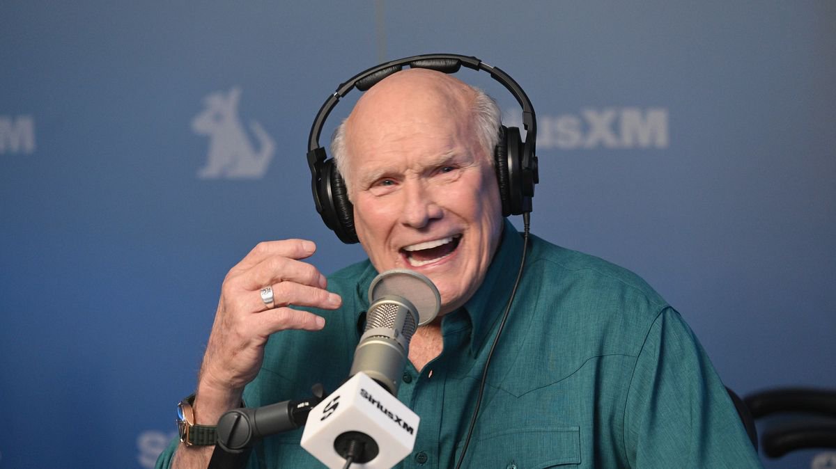 Terry Bradshaw visits the Morning Mash Up show to discuss his book "Looking for Terry: A Memoir"