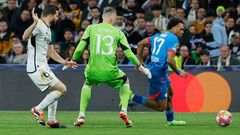 Lunin deputised during Courtois' knee injury layoff. EFE