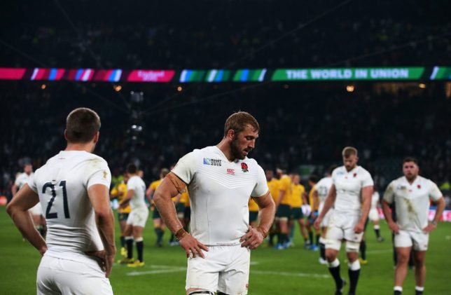 LONDON, ENGLAND - OCTOBER 03: Chris Robshaw of England looks dejected with team mates after the 2015 Rugby World Cup Pool A match between England and Australia at Twickenham Stadium on October 3, 2015 in London, United Kingdom. (Photo by David Rogers/Getty Images)