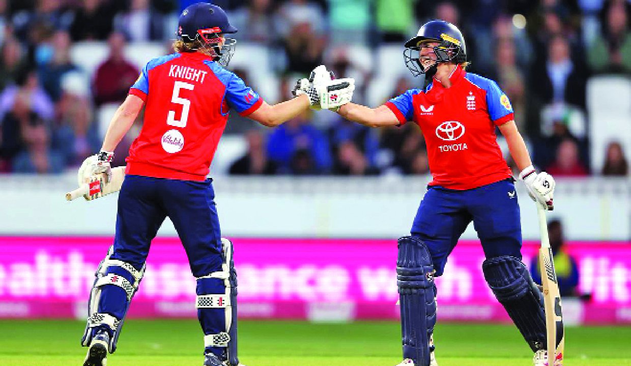 Capsey, Knight fifties floor India in third women’s T20I, England win series 2-1