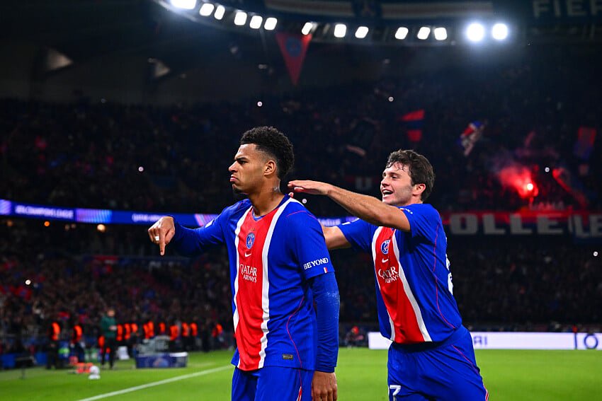 La joie de Désiré Doué et Joao Neves lors de PSG - Barça