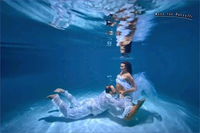 Beautiful Pictures Pregnant Women That Photoshoot Underwater