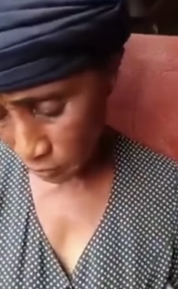 Woman caught for using her 7-year-old granddaughter for “ashawo” business. 52