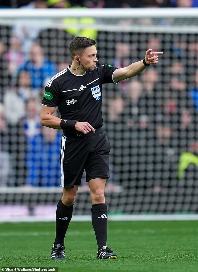 Referee Matthew MacDermid didn't cover himself in glory with the preposterous penalty call
