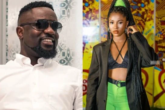 Kidi's girlfriend Cina, narrates an embarrassing moment when she stained Sarkodie's shirt with makeups