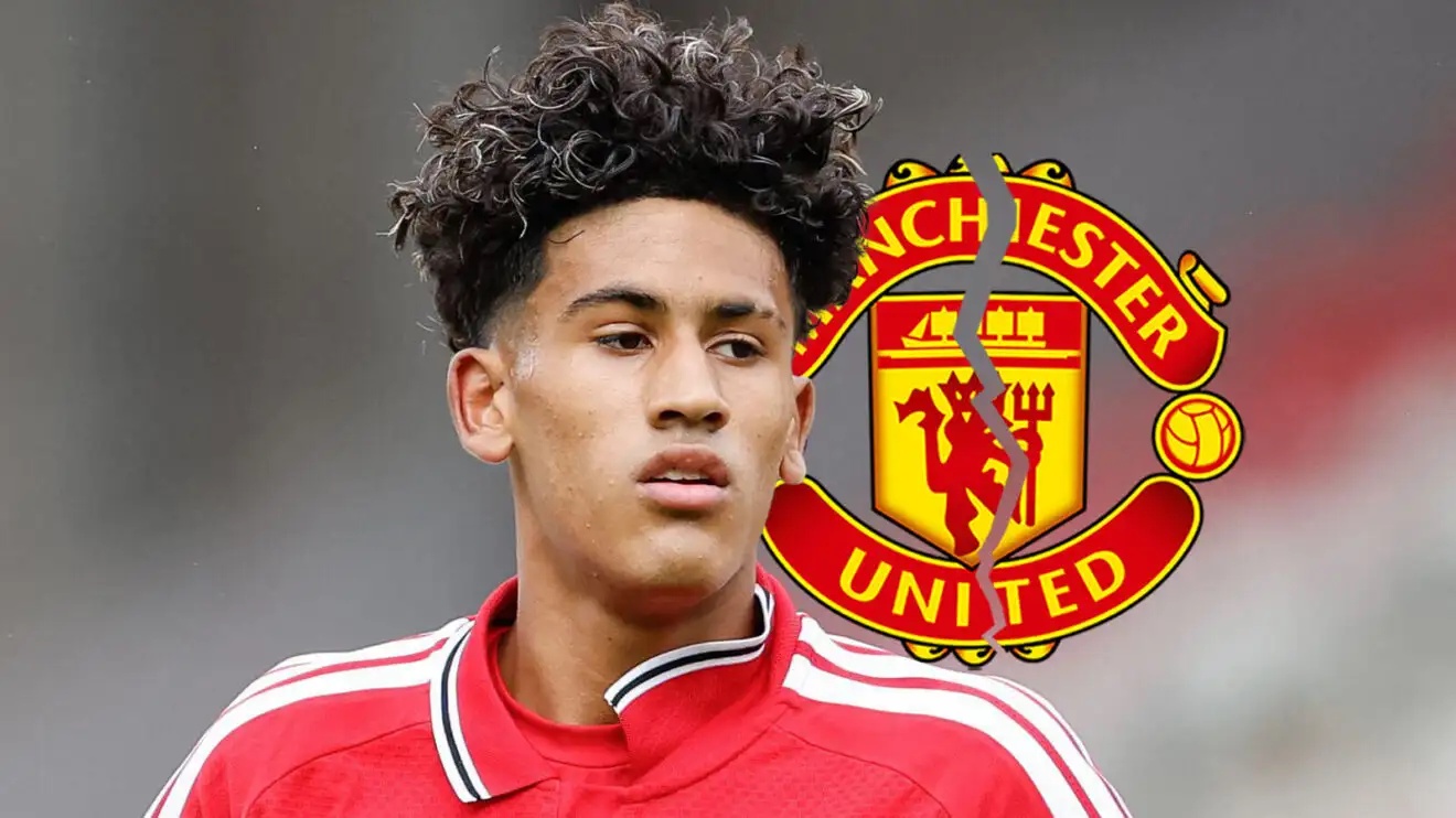 Man Utd teenager JJ Gabriel next to the Manchester United badge - copyright F365