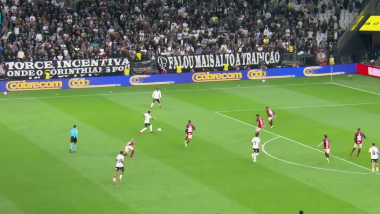 Corinthians x Vitória terminou em 1 a 1 após reação no segundo tempo e deixou o clube paulista pressionado na reta final do Brasileirão