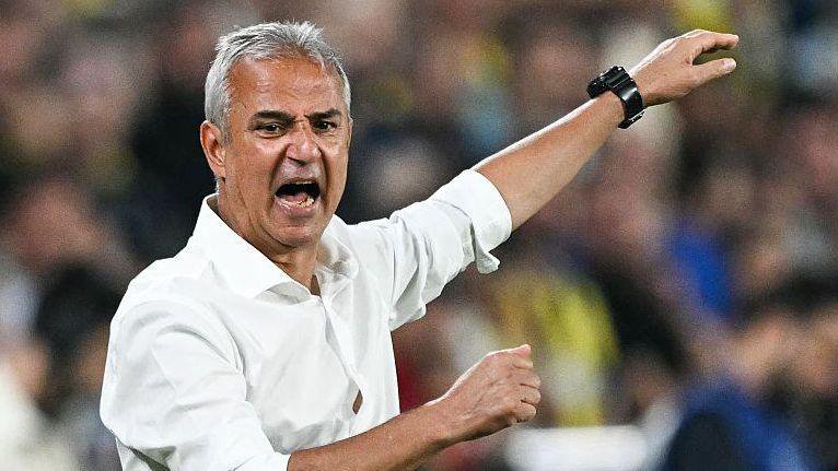 Fenerbahce head coach Ismail Kartal shouts during his team's Champions League game against Roma in September 2026