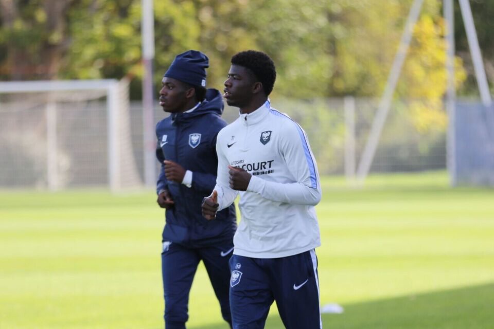 Diabé Kanouté et Diabé Bolumbu ont couru en marge du groupe.