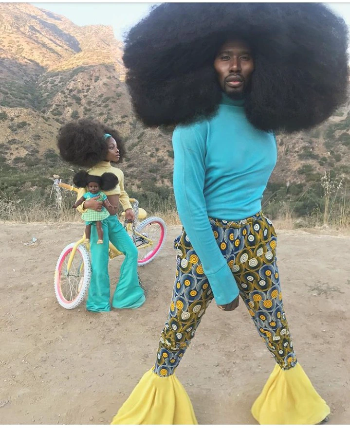 Meet the man with the longest hair in the world together with his family (photos)