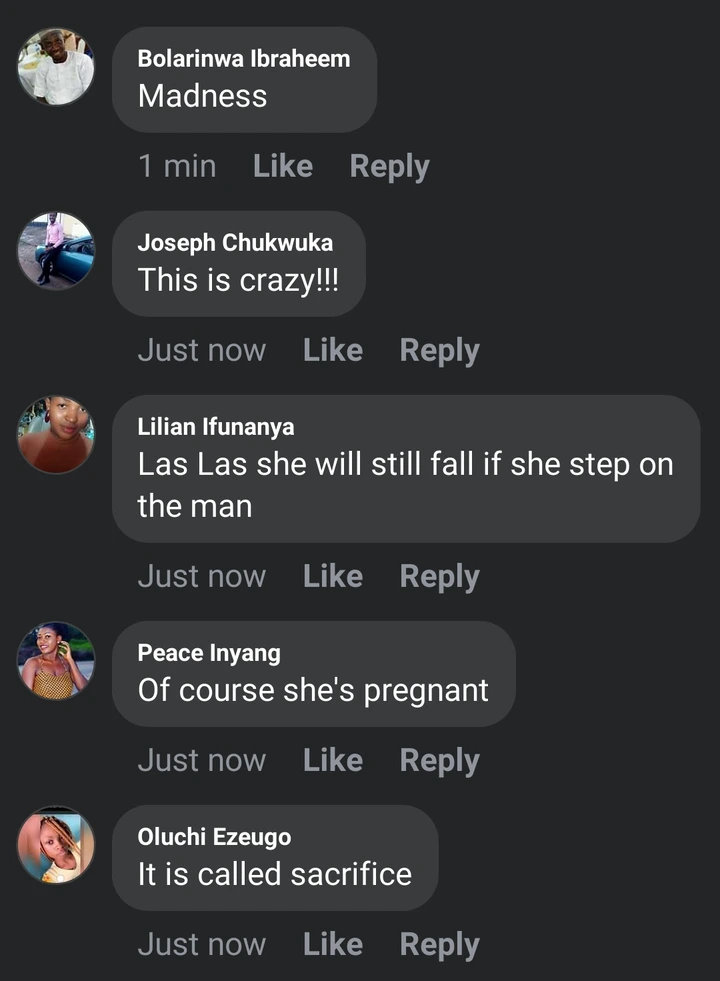 “This Woman Labor Could Cross Gutter”, What Husband Help (Photos)