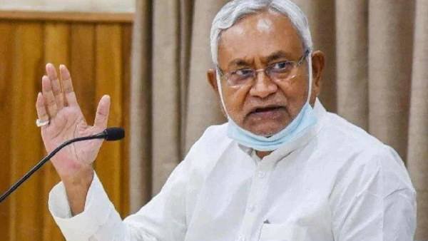 बिहार में सियासी हलचल शुरू