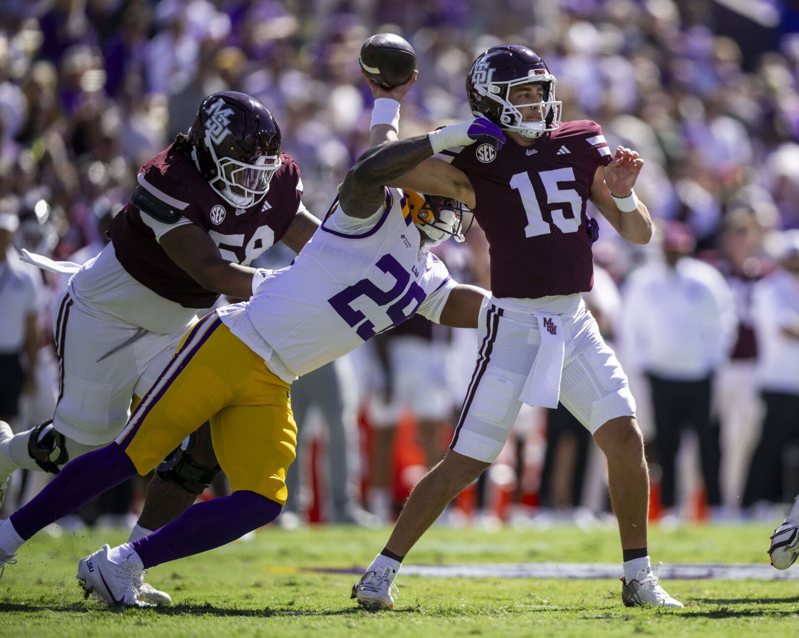 NO.lsumissstate.101826_8891 MJ.JPG