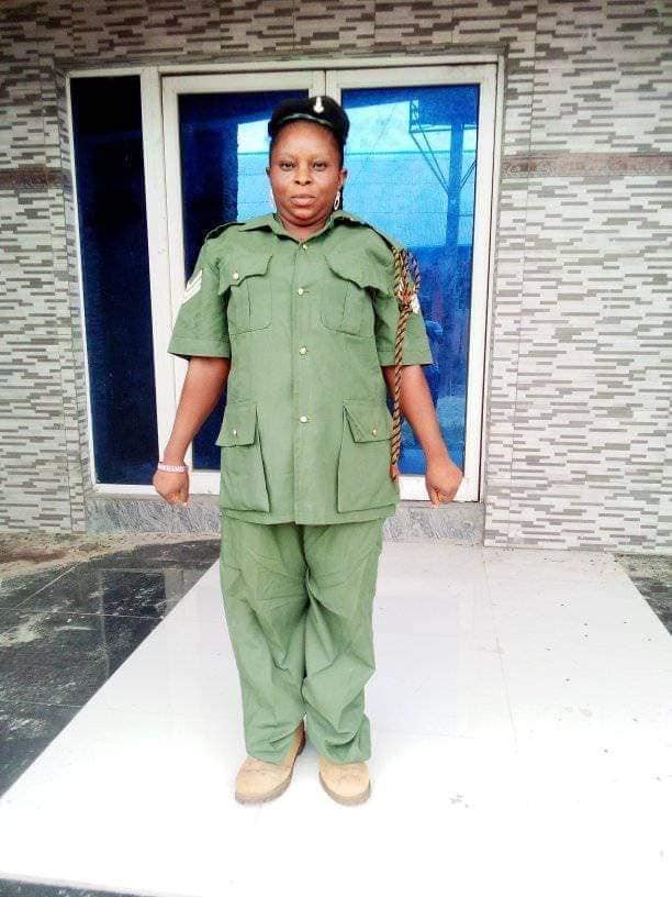 Hilarious! Nigerian women rock their husband