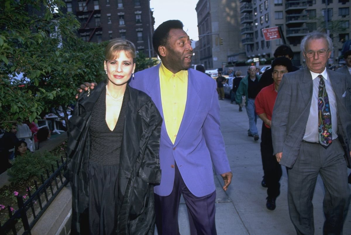 Pele was later married to Assiria Seixas Lemos who gave birth to twins in 1996
