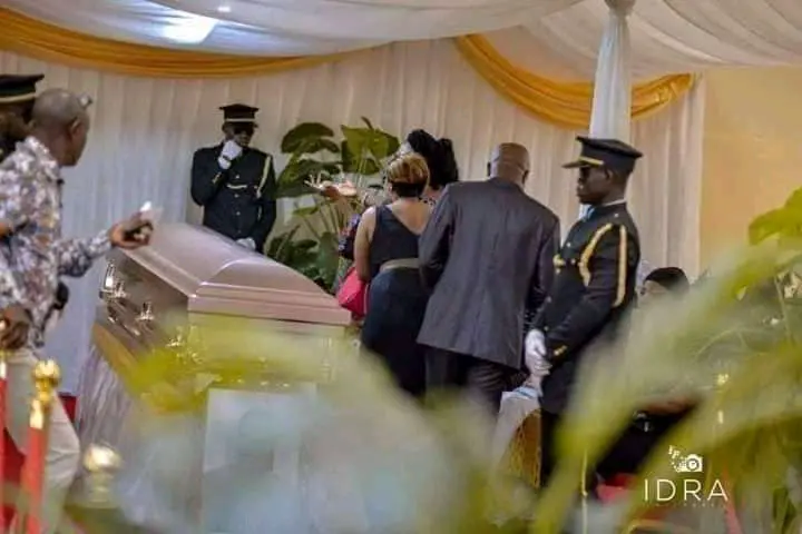 Shocking! Beautiful Lady Poisoned By Her Closest Friend Few Days After Her Promotion. 12