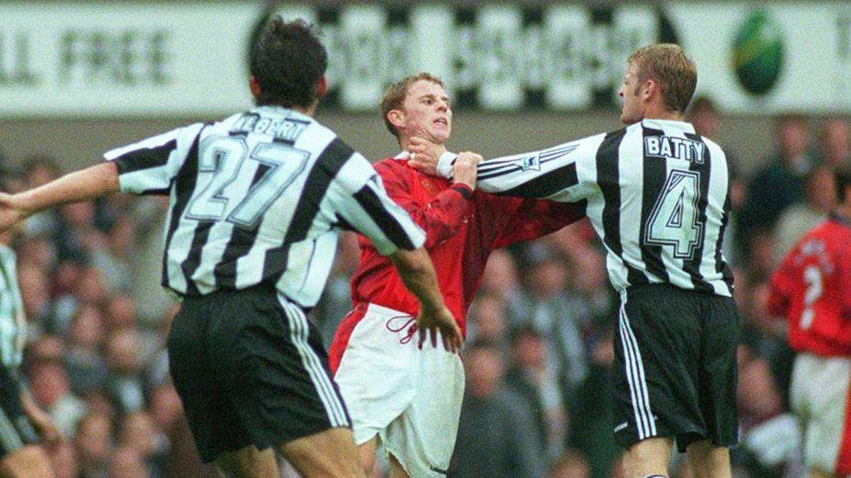 David Batty and Nicky Butt clash