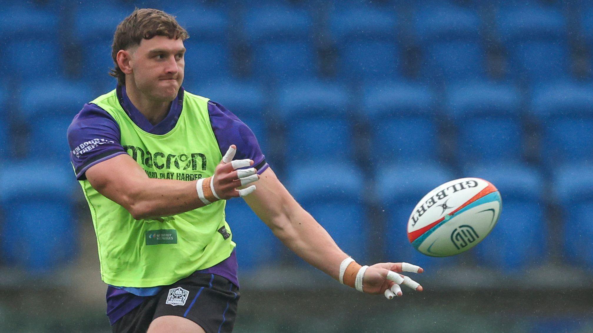 Glasgow Warriors wing Bayley Kuenzle