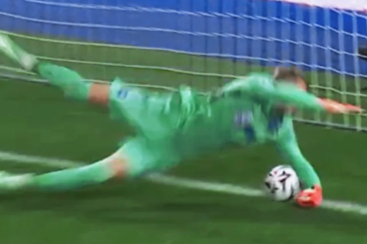 Le Mans’ opener against Auxerre appeared to be saved by Paul Nardi on the goal line