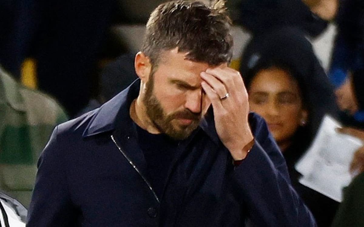 Manchester United to stick with Michael Carrick… for now