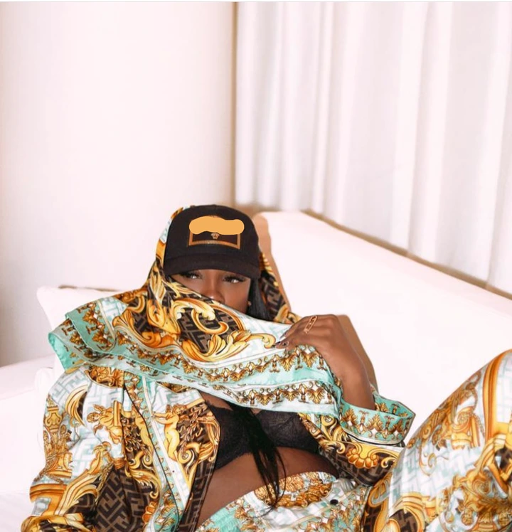 tiwa - Singer Tiwa Savage Causes A Stir As She Shows Off Her New Looks From New York 1e394865675d493fa0cc3240ce61bb1f?quality=uhq&format=webp&resize=720