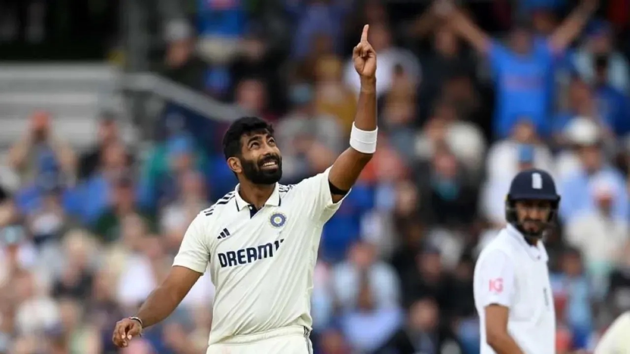  Sanjay Bangar praised the BCCI for managing Jasprit Bumrah's workload. Photograph: (X) 