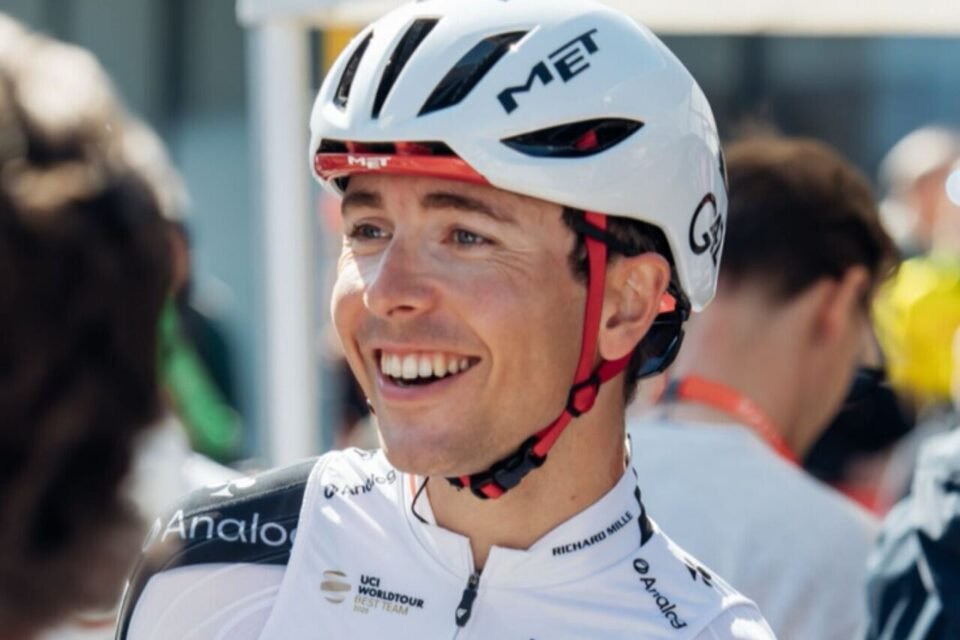 Benoît Cosnefroy au départ de la Flèche Wallonne.