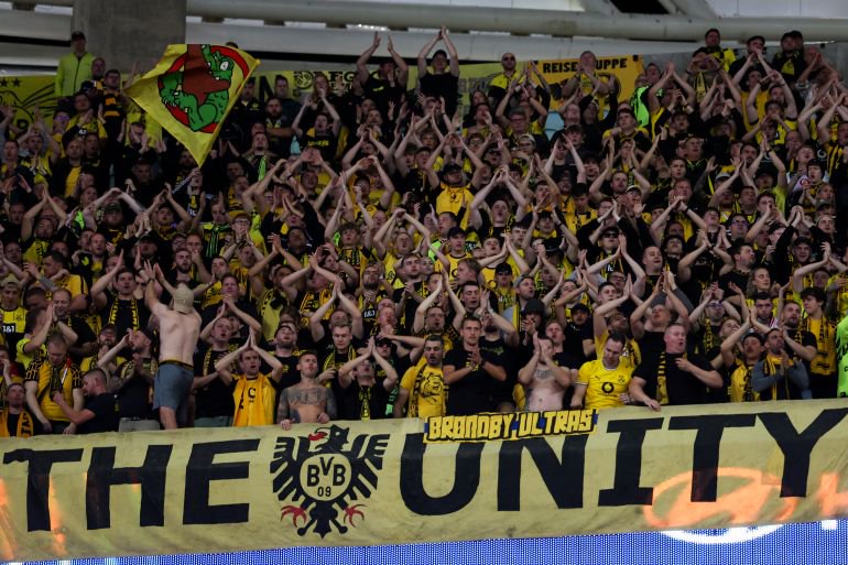 Dortmund's fans during the UEFA Champions League football match between Sabah and Borussia Dortmund at the Baku Olympic Stadium in Baku on October 20, 2026. (Photo by Giorgi ARJEVANIDZE / AFP)