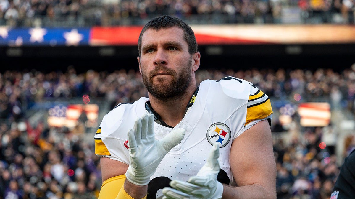 T.J. Watt #90 of the Pittsburgh Steelers reacts prior to an NFL Football game against the Baltimore Ravens at M&T Bank Stadium on December 21, 2024 in Baltimore, Maryland.