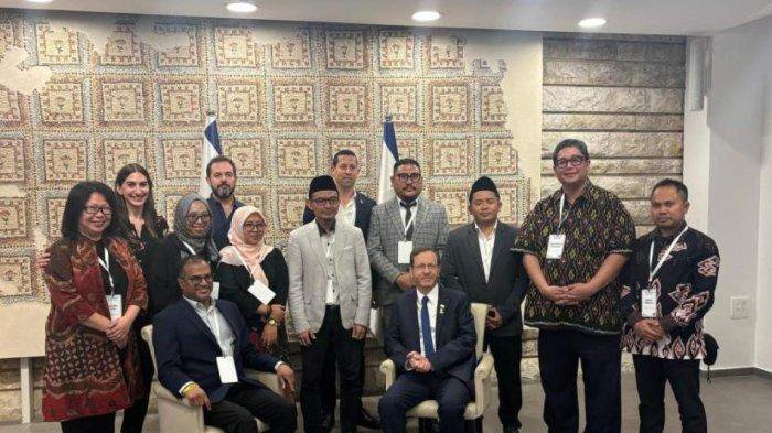 Lima Kader NU Tersenyum Foto Bareng Presiden Israel, Terancam Sanksi Dipecat dari Kepengurusan