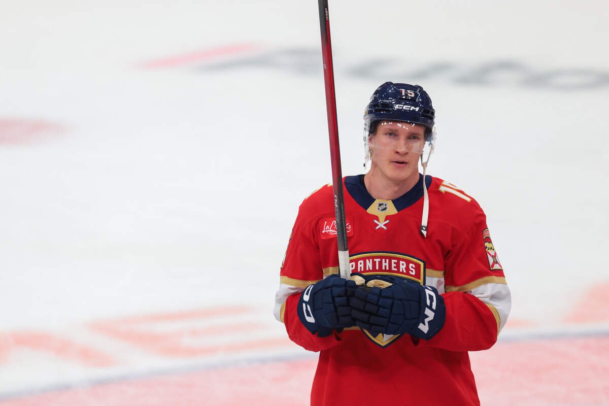Oct 30, 2026; Sunrise, Florida, USA; Florida Panthers center Anton Lundell (15) acknowledges the fans after the game against the Winnipeg Jets at Amerant Bank Arena. Mandatory Credit: Sam Navarro-Imagn Images