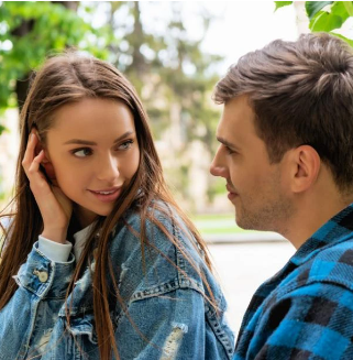 Signs that show she's attracted to you [yourtango]