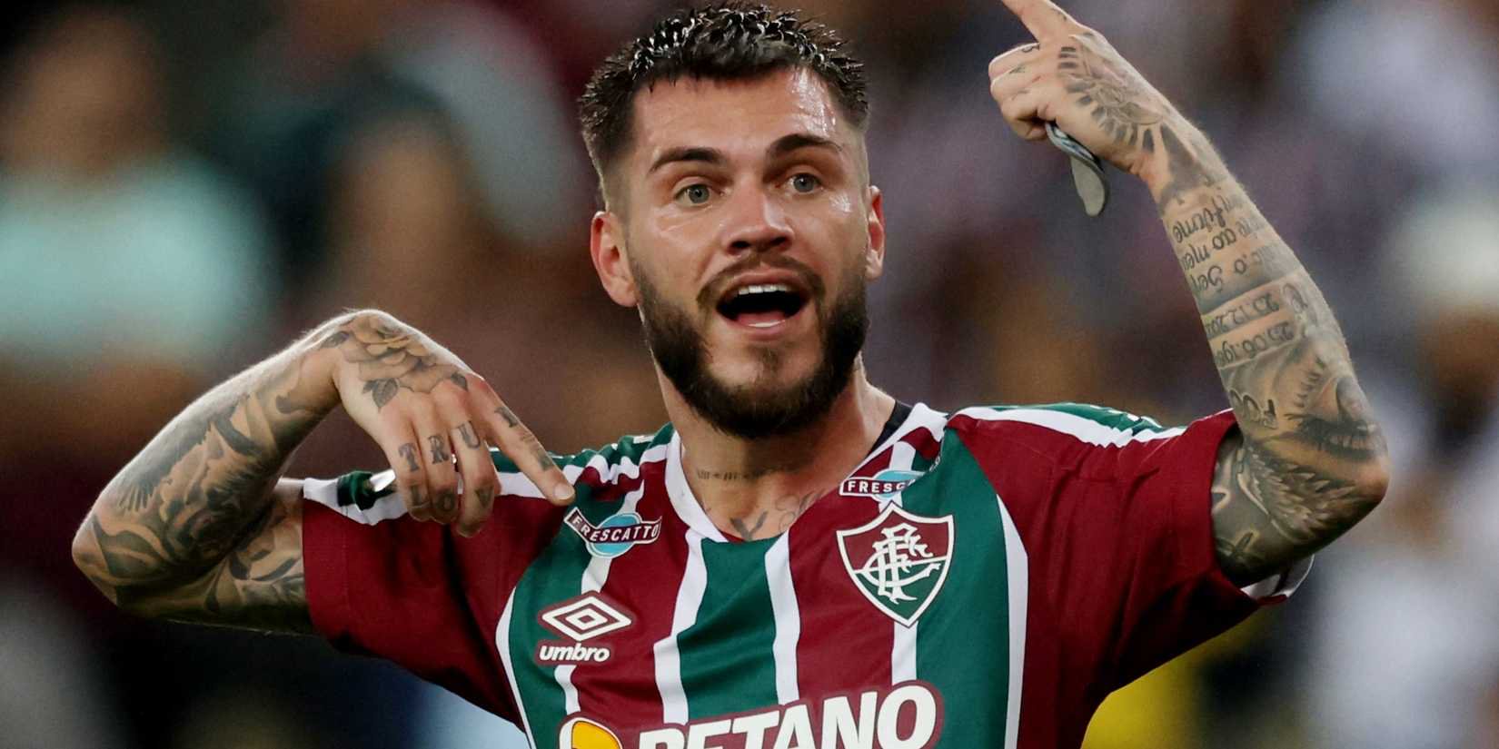 Nathan in action for Fluminense