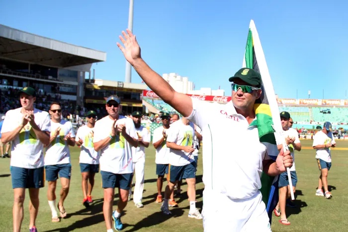 Proteas legend Jacques Kallis waved to a sparse crowd that assembled at Kingsmead to bid farewell to the great all-rounder upon his retirement in 2013.