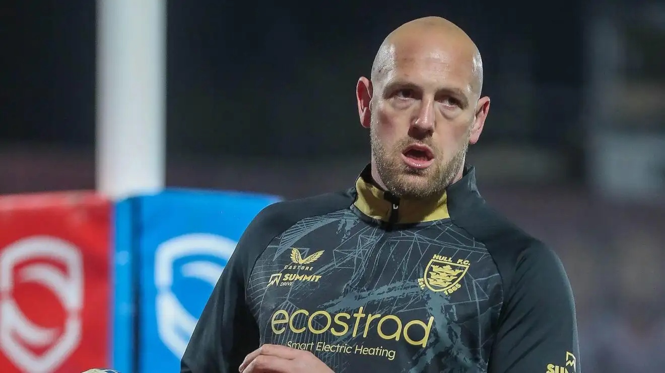 Liam Watts warms up ahead of a Hull FC game in 2025
