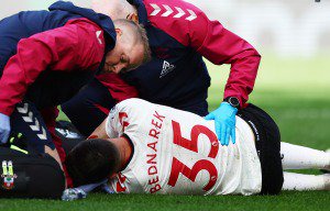 Southampton star Jan Bednarek rushed to hospital with broken ribs injury