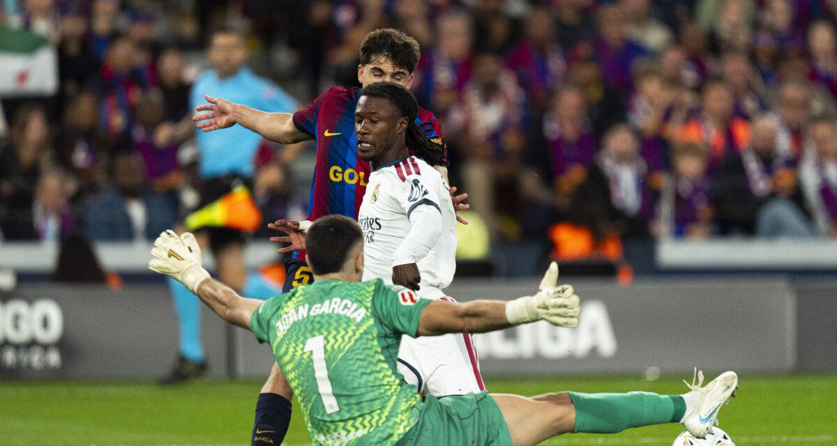 Eduardo Camavinga face à Joan Garcia 