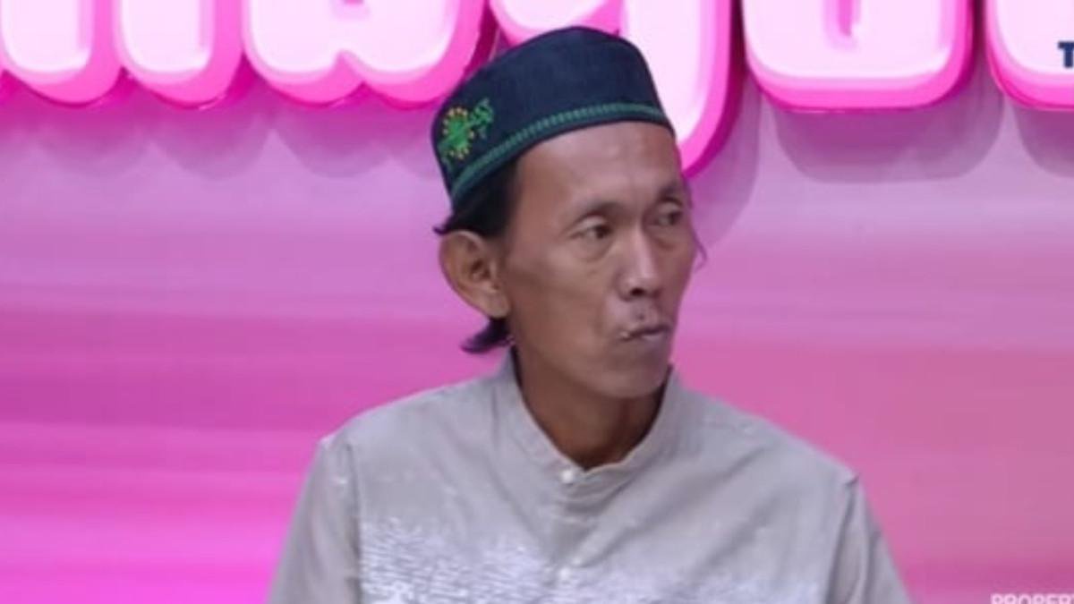 Sudah menerima hadiah mewah berupa sepeda motor, penjual es gabus malah nuntut dikasih mobil