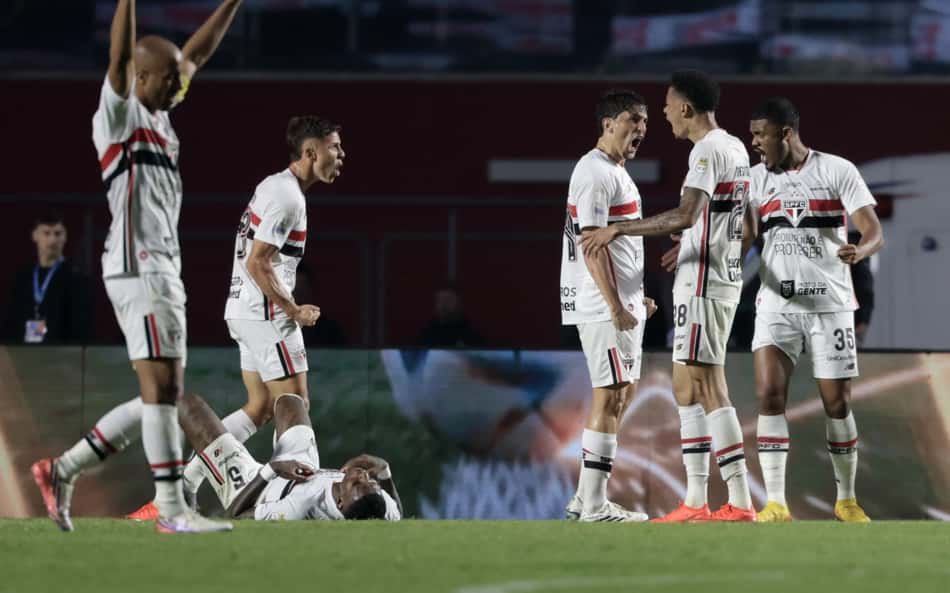Jogadores do São Paulo comemoram