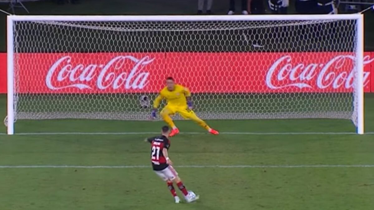 Jorginho perde primeiro pênalti no Flamengo e tem números piores em disputas