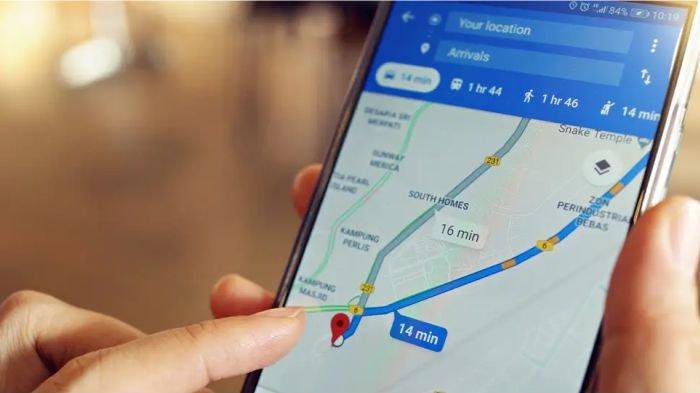 Ilustrasi aplikasi Google Maps dipakai untuk menunjukkan rute atau jalan ke lokasi tertentu
