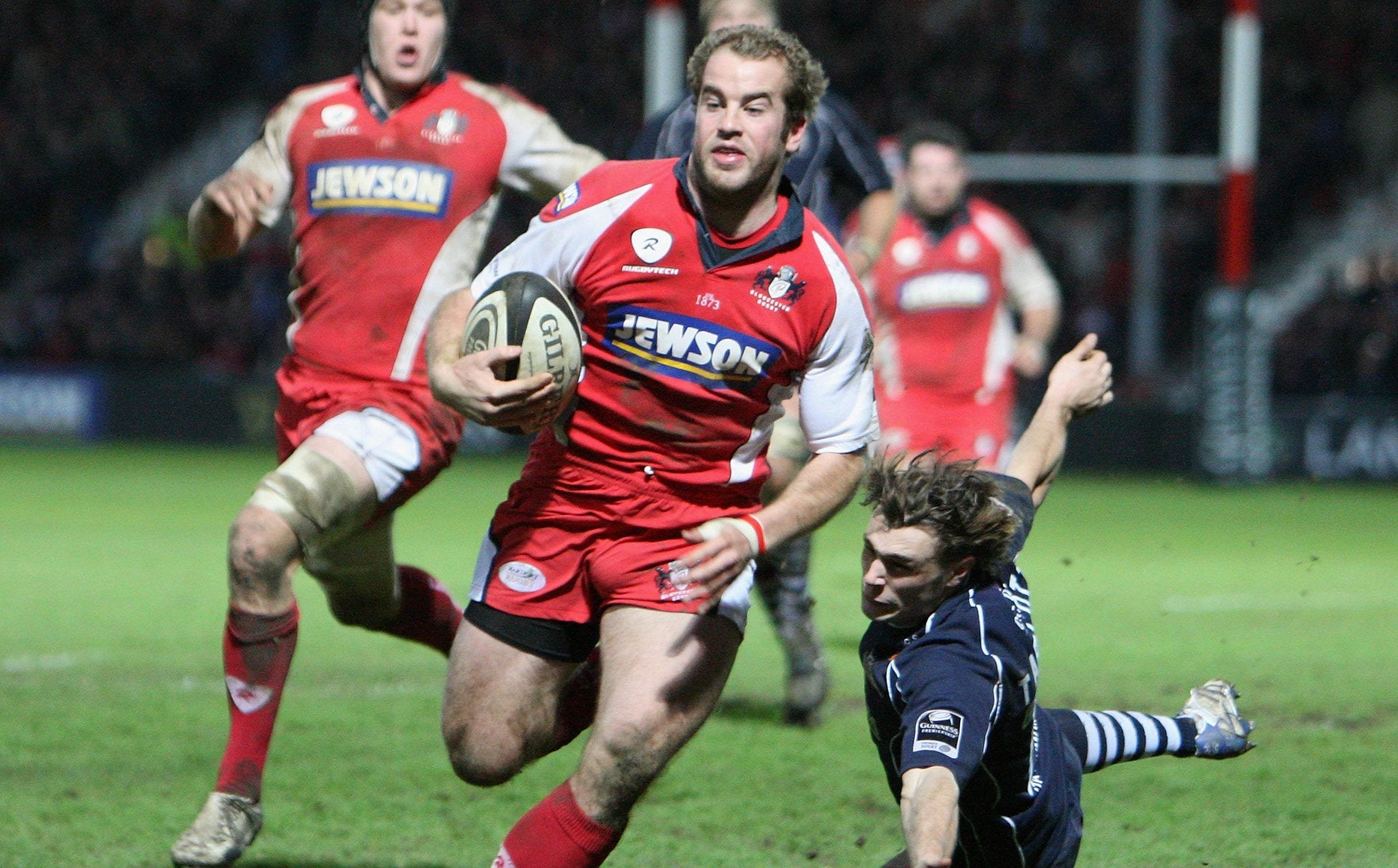 James Simpson-Daniel en route to scoring a try for Gloucester in 2007