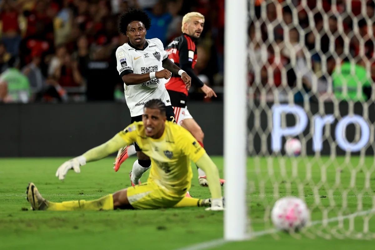 Flamengo lidera o returno do Brasileirão; Corinthians na lanterna