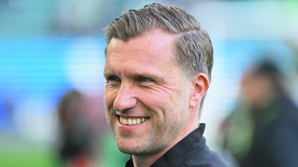 Markus Krösche ist guter Laune