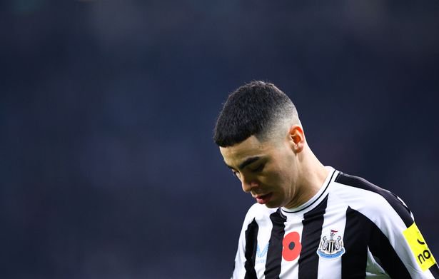 NEWCASTLE UPON TYNE, ENGLAND - NOVEMBER 12: Newcastle United's Miguel Almiron in action during the Premier League match between Newcastle United and Chelsea FC at St. James Park on November 12, 2022 in Newcastle upon Tyne, United Kingdom.