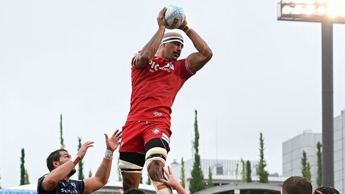 Mason Flesch wins a lineout for Canada against the USA in the Pacific Nations Cup in September