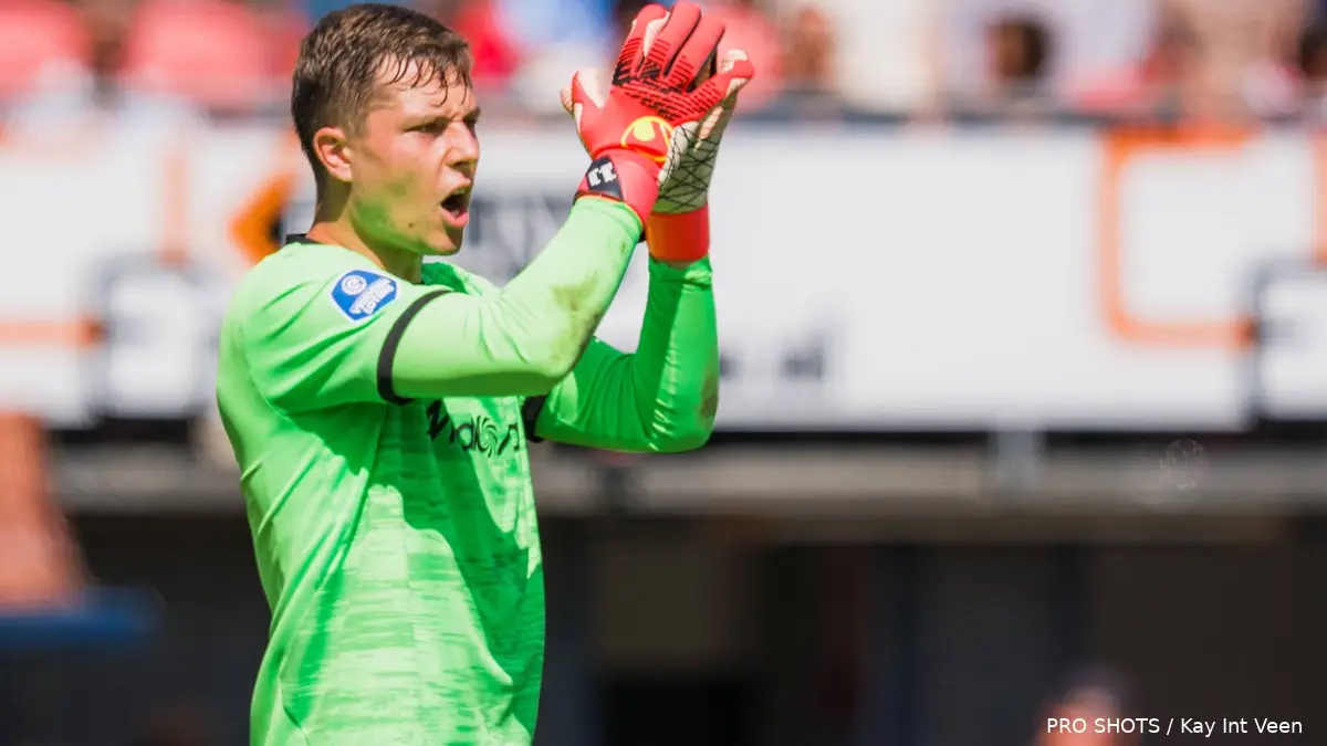 Van Bronckhorst rouleert in zijn opstelling tegen Telstar - FR12.nl