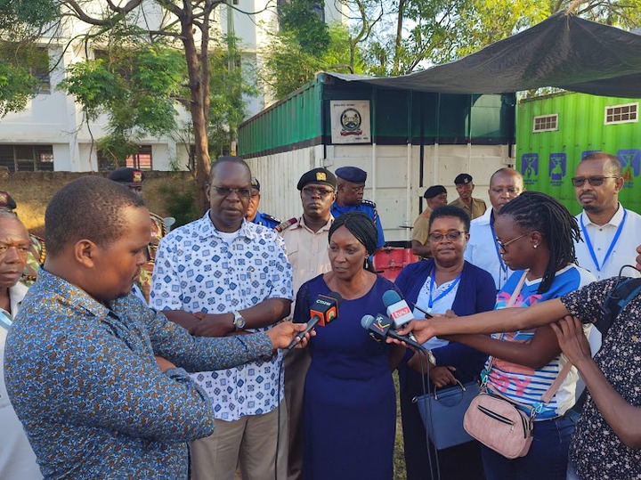TSC CEO Nancy Macharia speaking in Mombasa after supervising the opening of exam papers for the Kenya Certificate of Secondary Education at the Nyali DCC office on Friday, December 2.