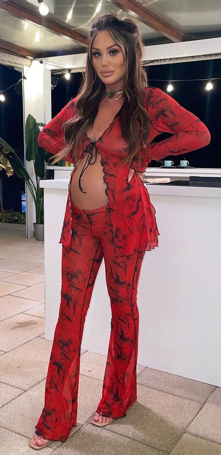 Pregnant Charlotte Crosby showed off her growing baby bump